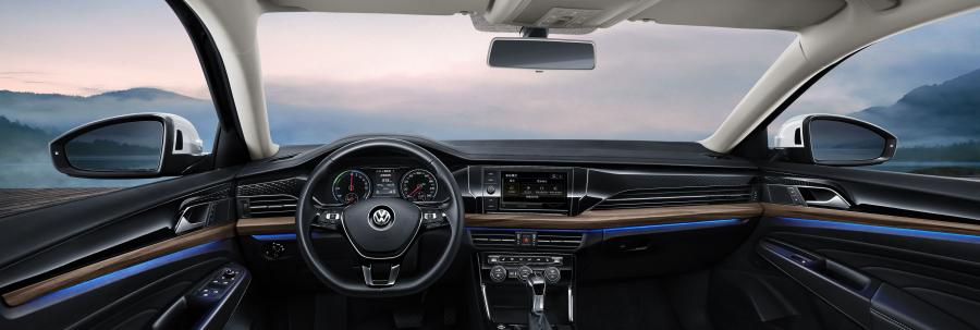 Торпедо Volkswagen Passat PHEV 2018 года  (CN) (фото 6 из 15)